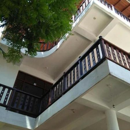 Samans Guesthouse 탕갈레 외부 사진